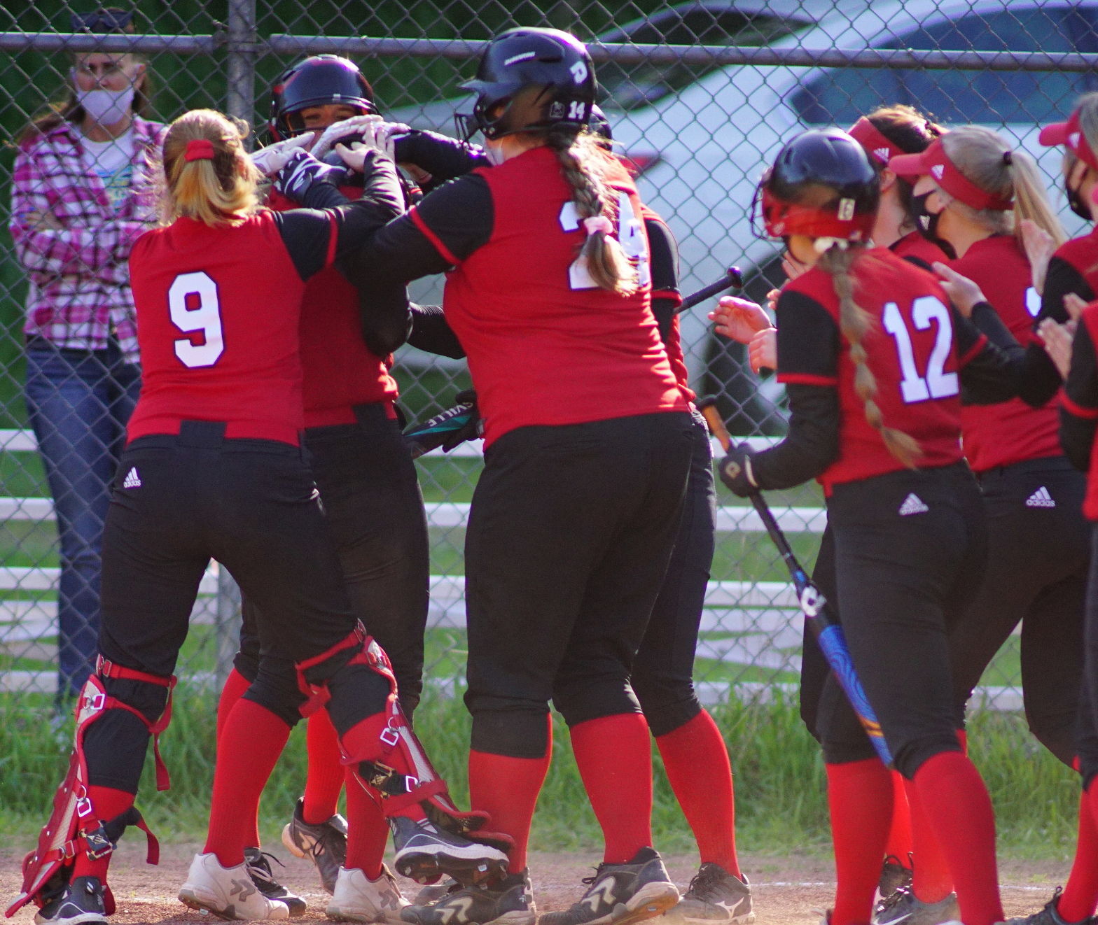 Alexis Smith team home run celebration Clatskanie softball